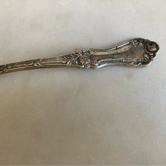 Antique Rockford Silver Sugar Spoon With Rose Pattern - Picture 6 of 7